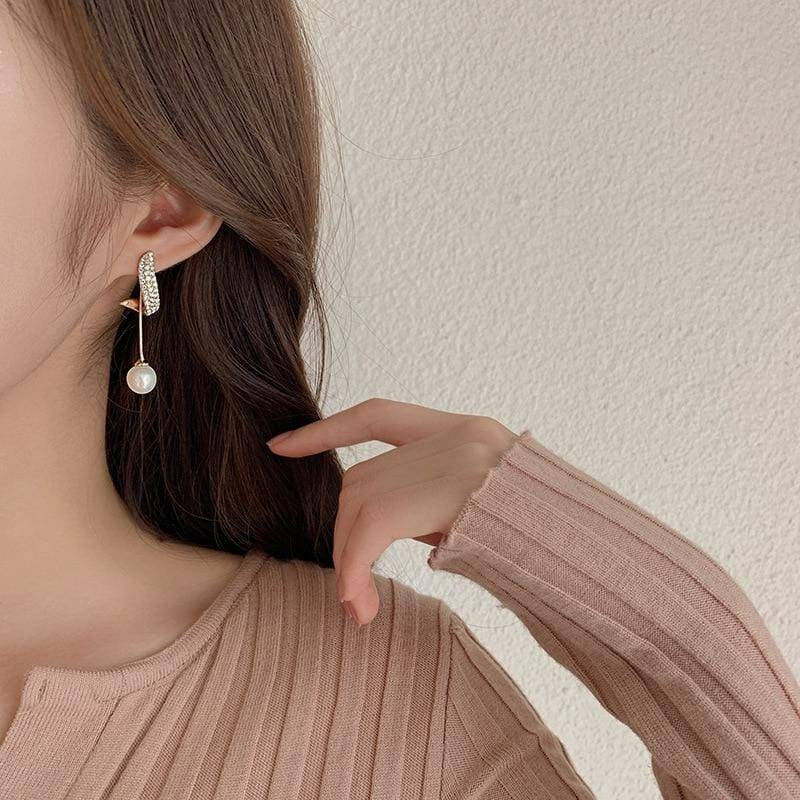 The Alessandra Pearl Earrings