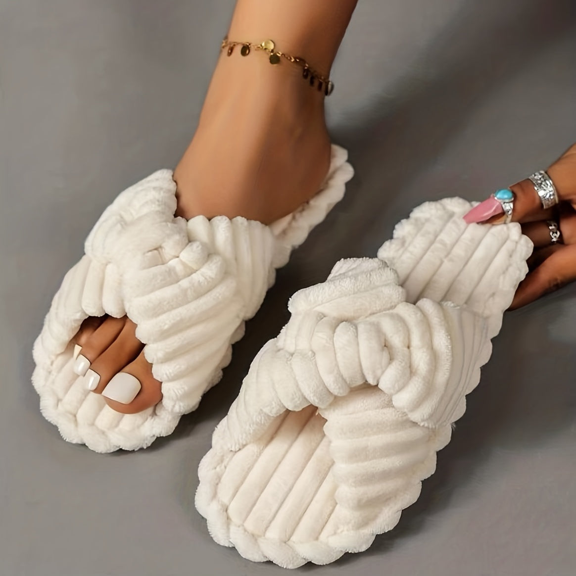 Pluche Crisscross Slippers