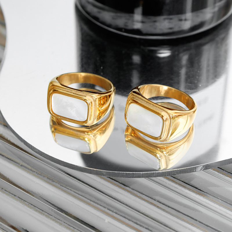 Leia Parelescent Ring