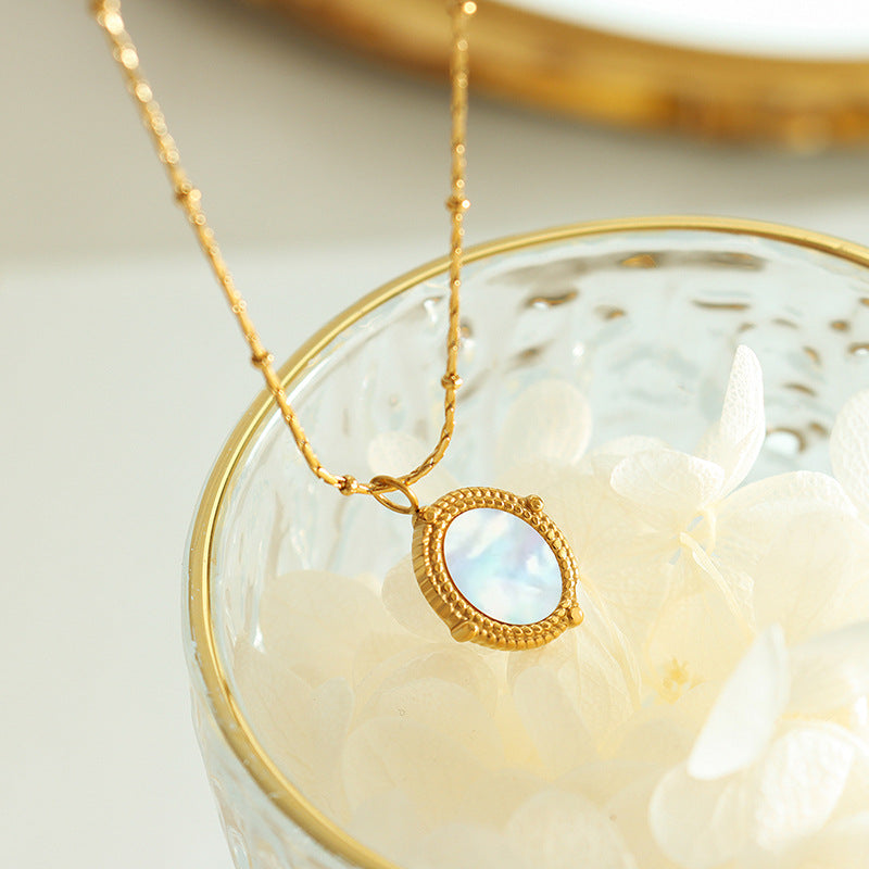 Jada Gold Shell Necklace