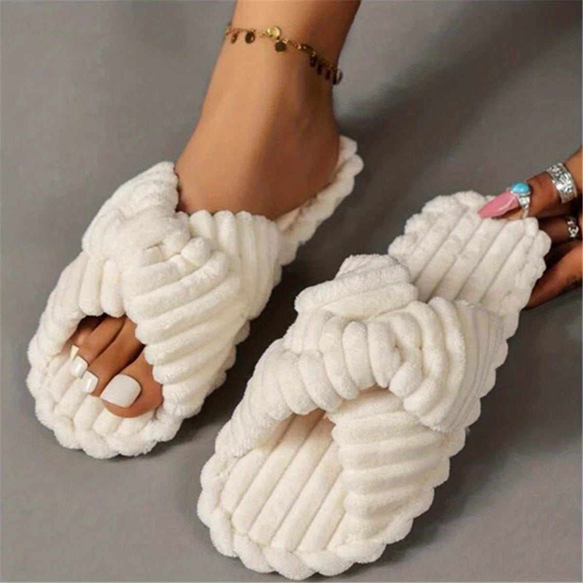 Pluche Crisscross Slippers