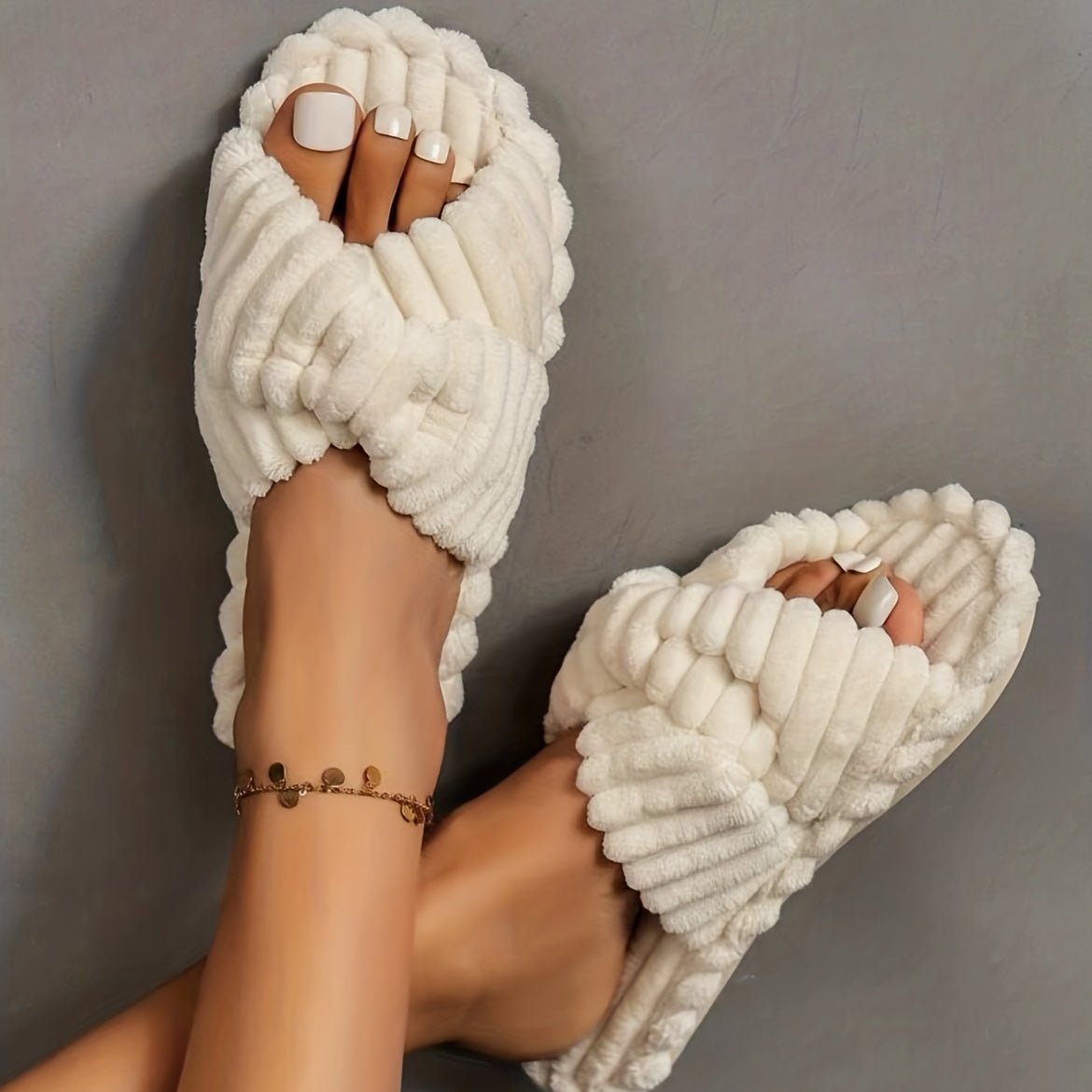 Pluche Crisscross Slippers